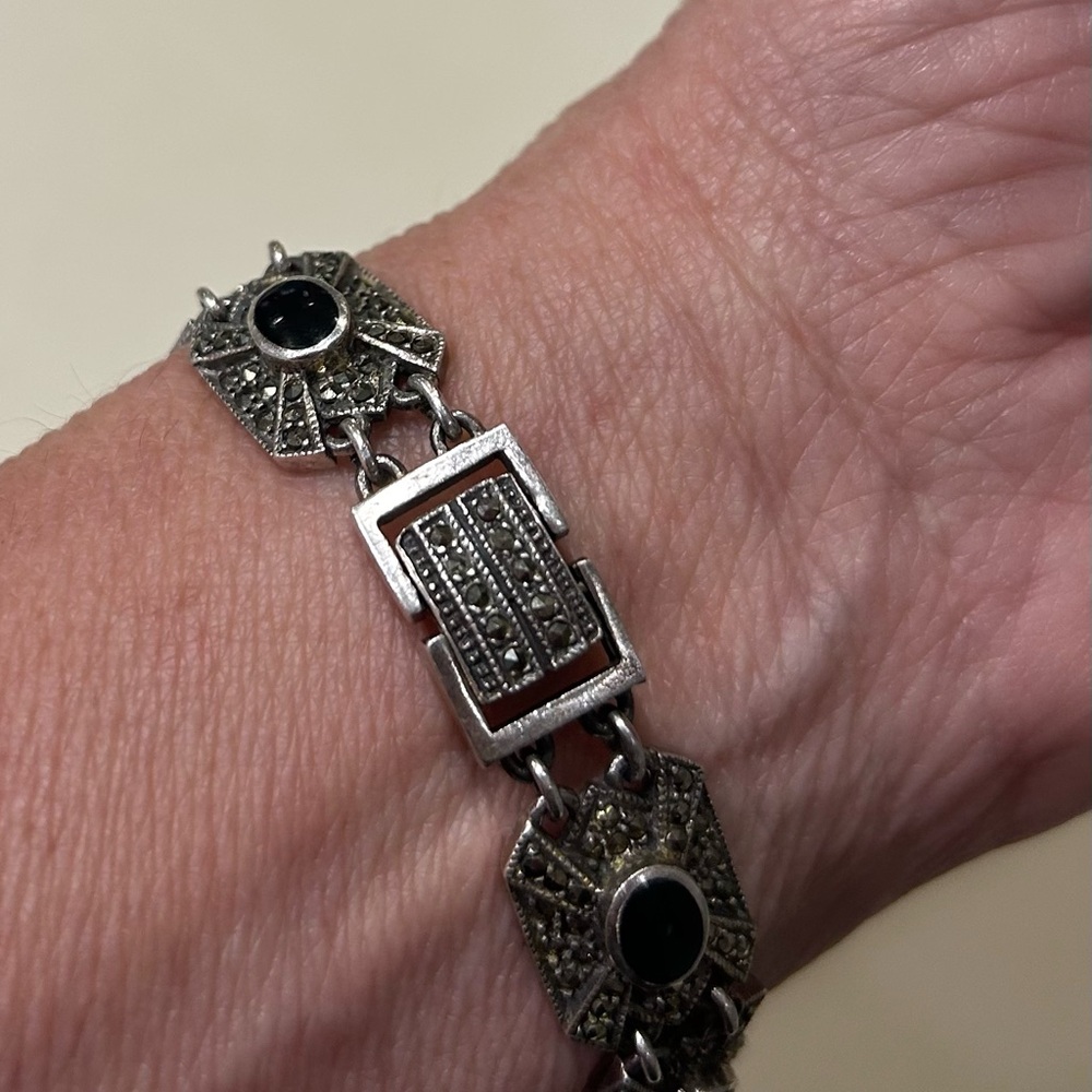 Vintage Art Deco Onyx, Marcasite and Sterling Silver Bracelet - Picture 11 of 11